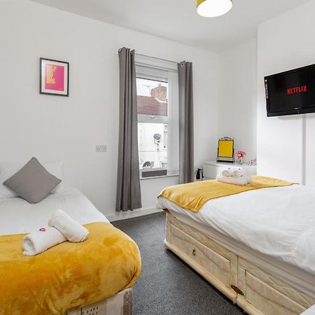 Comfortable Liverpool Townhouse - Free Parking Экстерьер фото