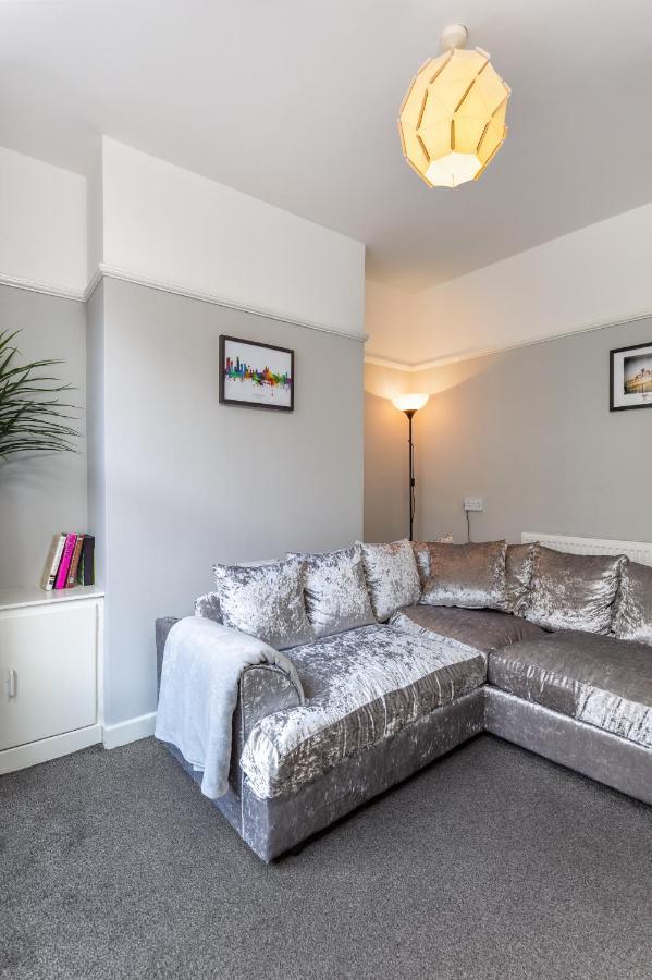 Comfortable Liverpool Townhouse - Free Parking Экстерьер фото